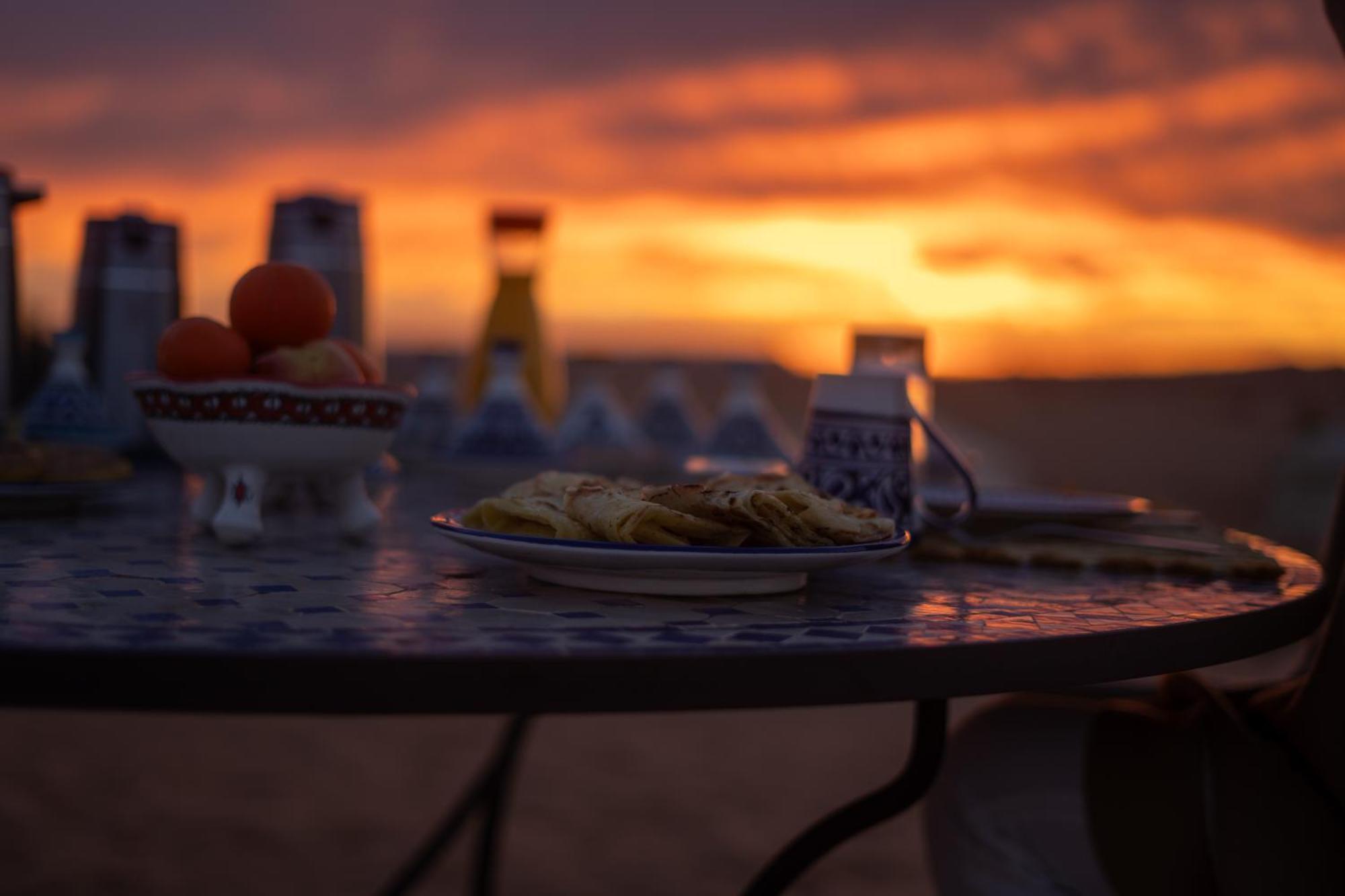 Royal Luxury Camp Hotel Merzouga Bagian luar foto
