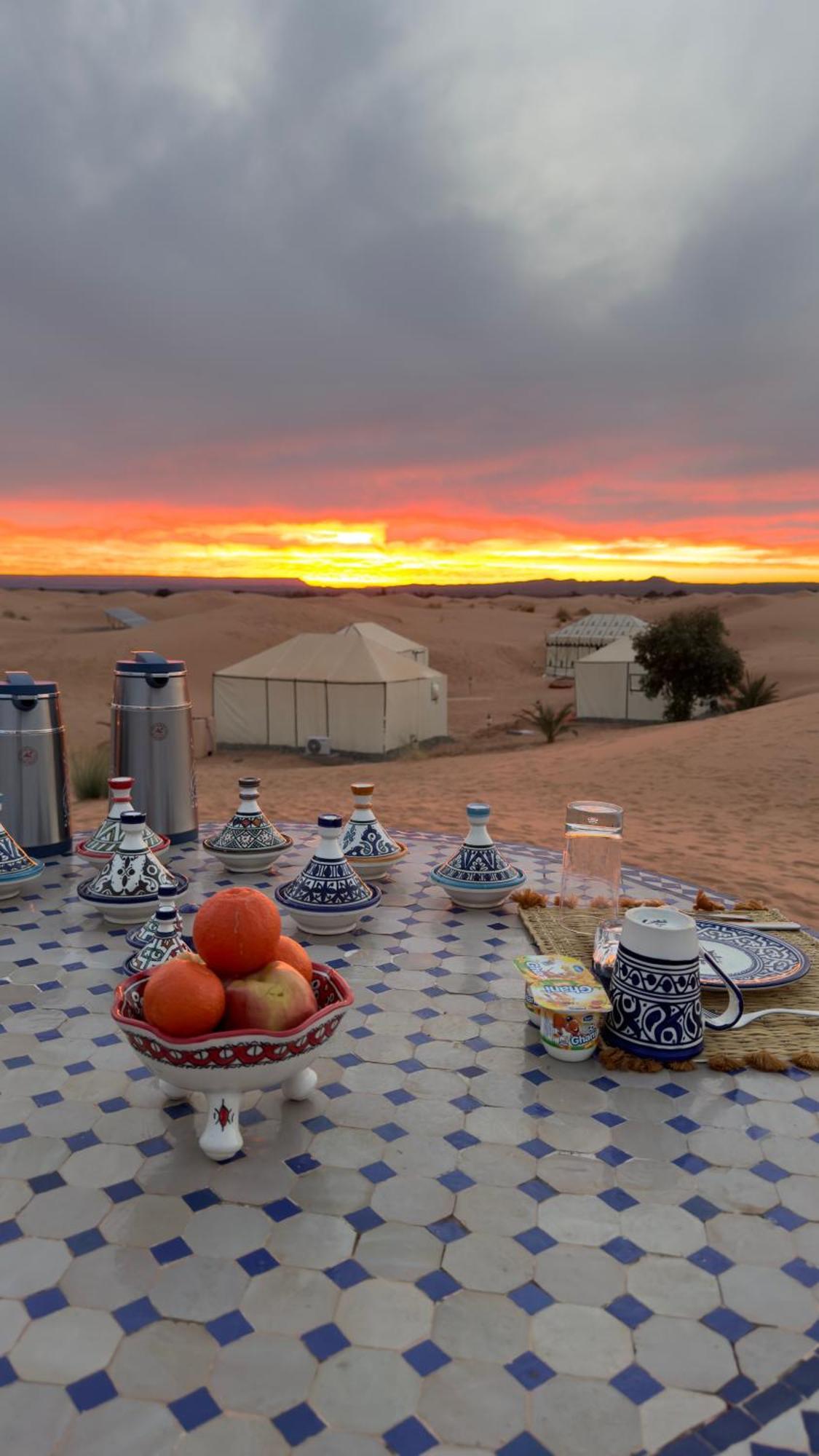 Royal Luxury Camp Hotel Merzouga Bagian luar foto
