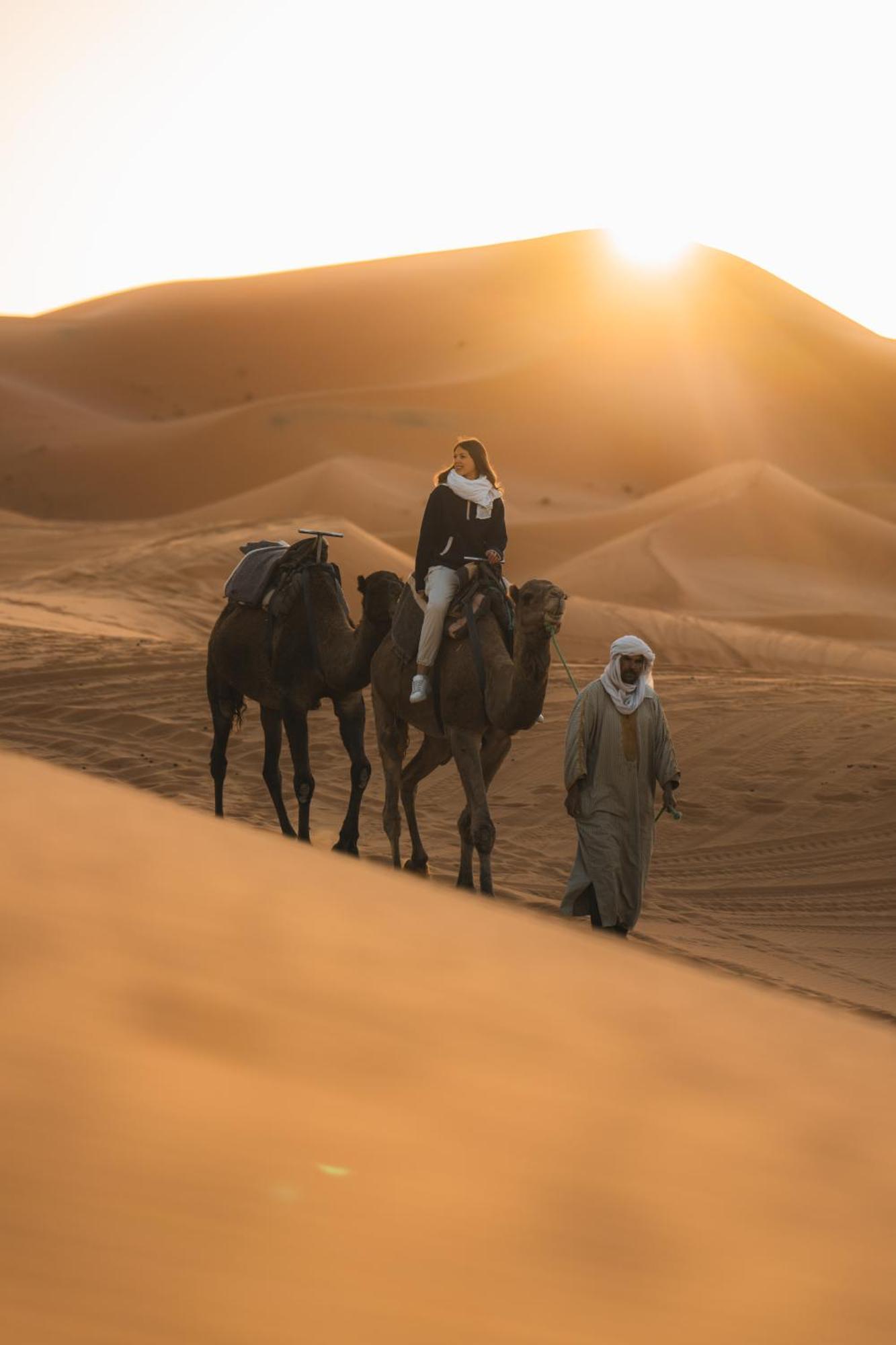 Royal Luxury Camp Hotel Merzouga Bagian luar foto