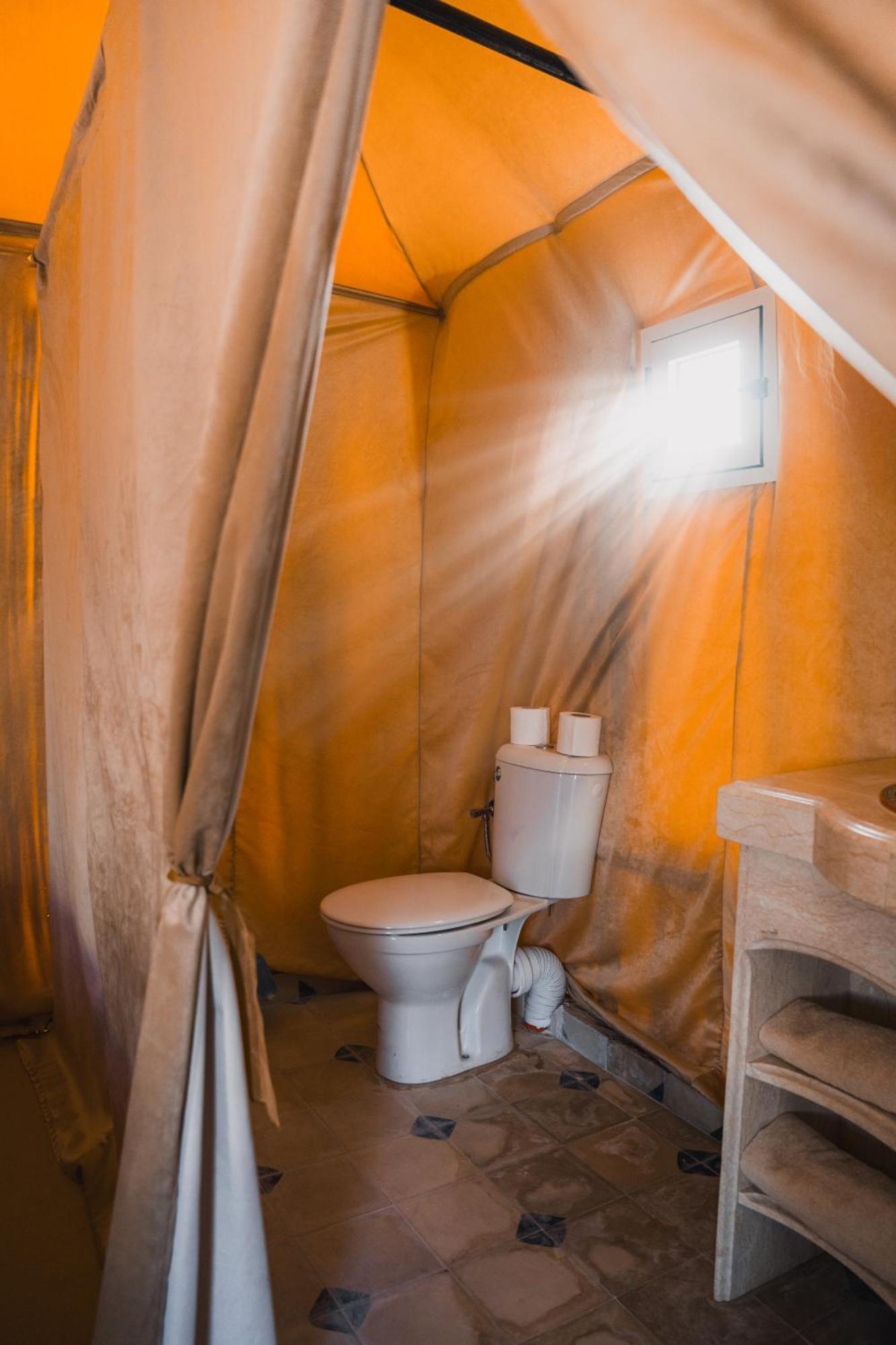 Royal Luxury Camp Hotel Merzouga Bagian luar foto