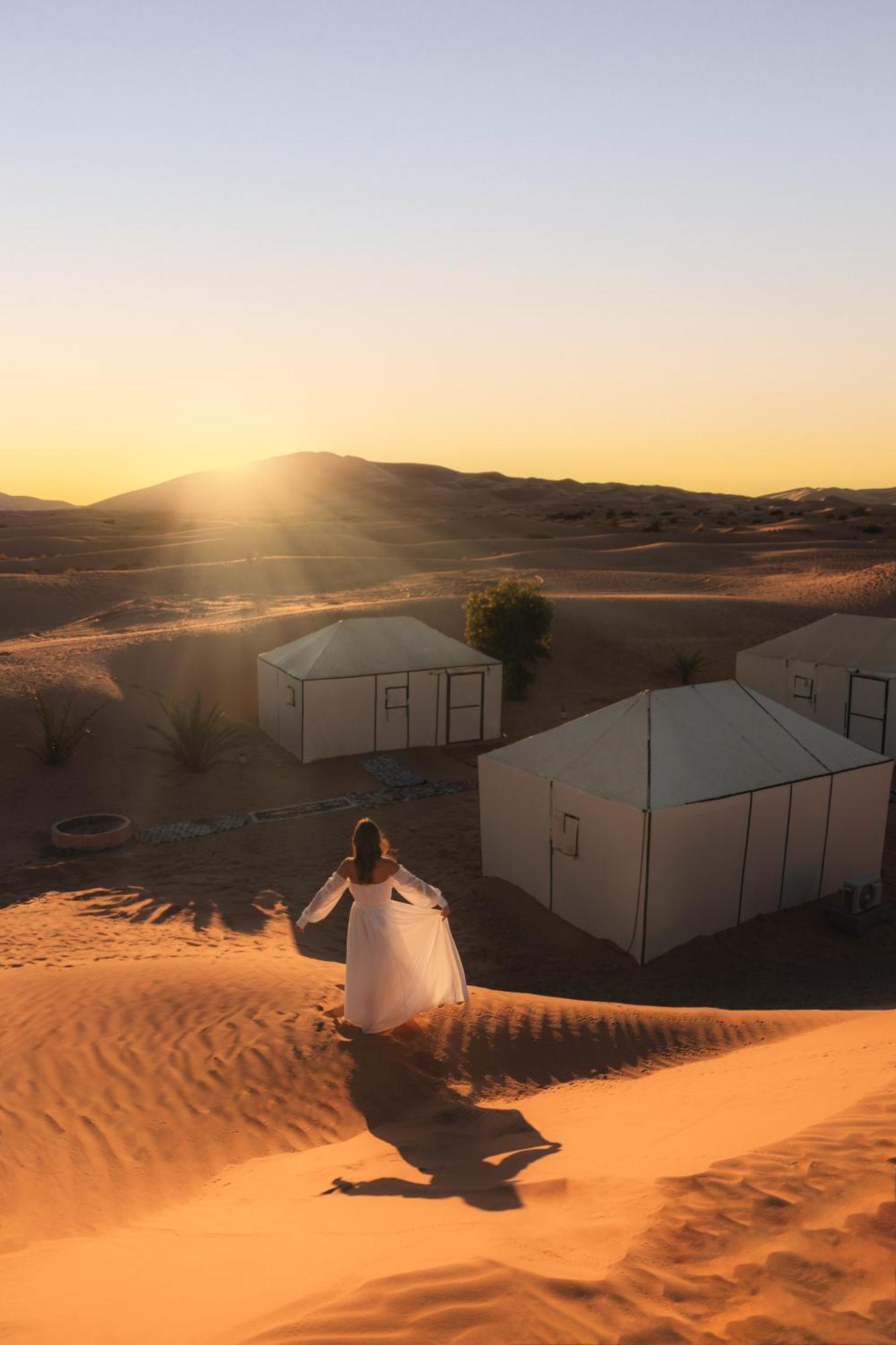 Royal Luxury Camp Hotel Merzouga Bagian luar foto